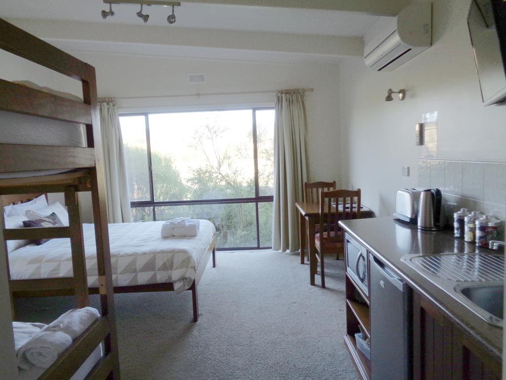 Off Mountain Accommodation Merrijig Εξωτερικό φωτογραφία