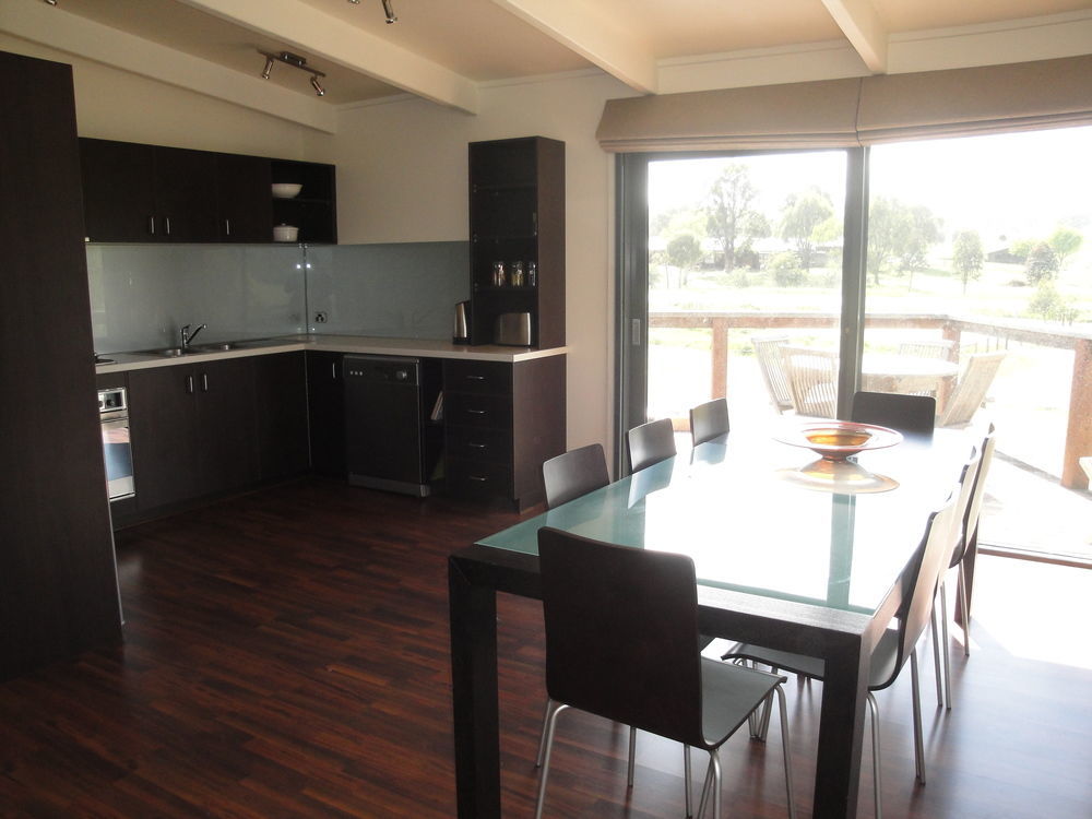 Off Mountain Accommodation Merrijig Εξωτερικό φωτογραφία